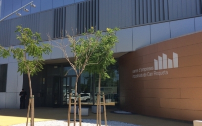 Exterior del Centre d'Empreses Industrials de Can Roqueta/ Arxiu